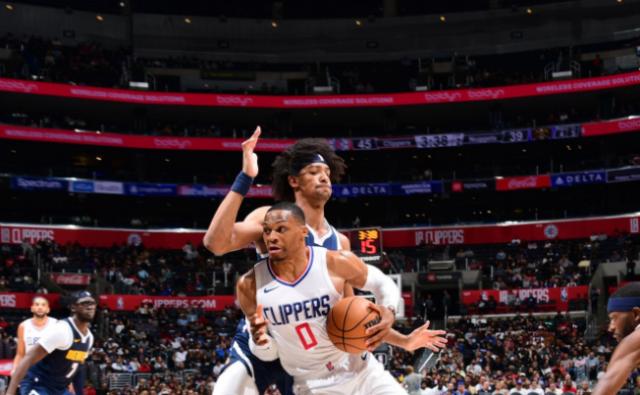 开元棋牌官方网站-17分钟7助攻！韦少找回自信 完全体快艇低调起航